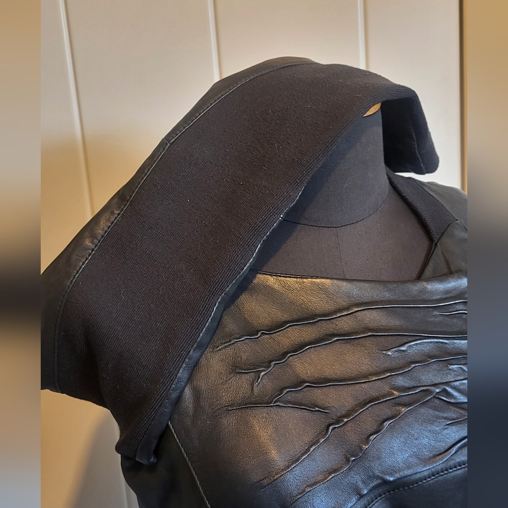 Danier womans Black Leather Jacket - Picture 2 of 4